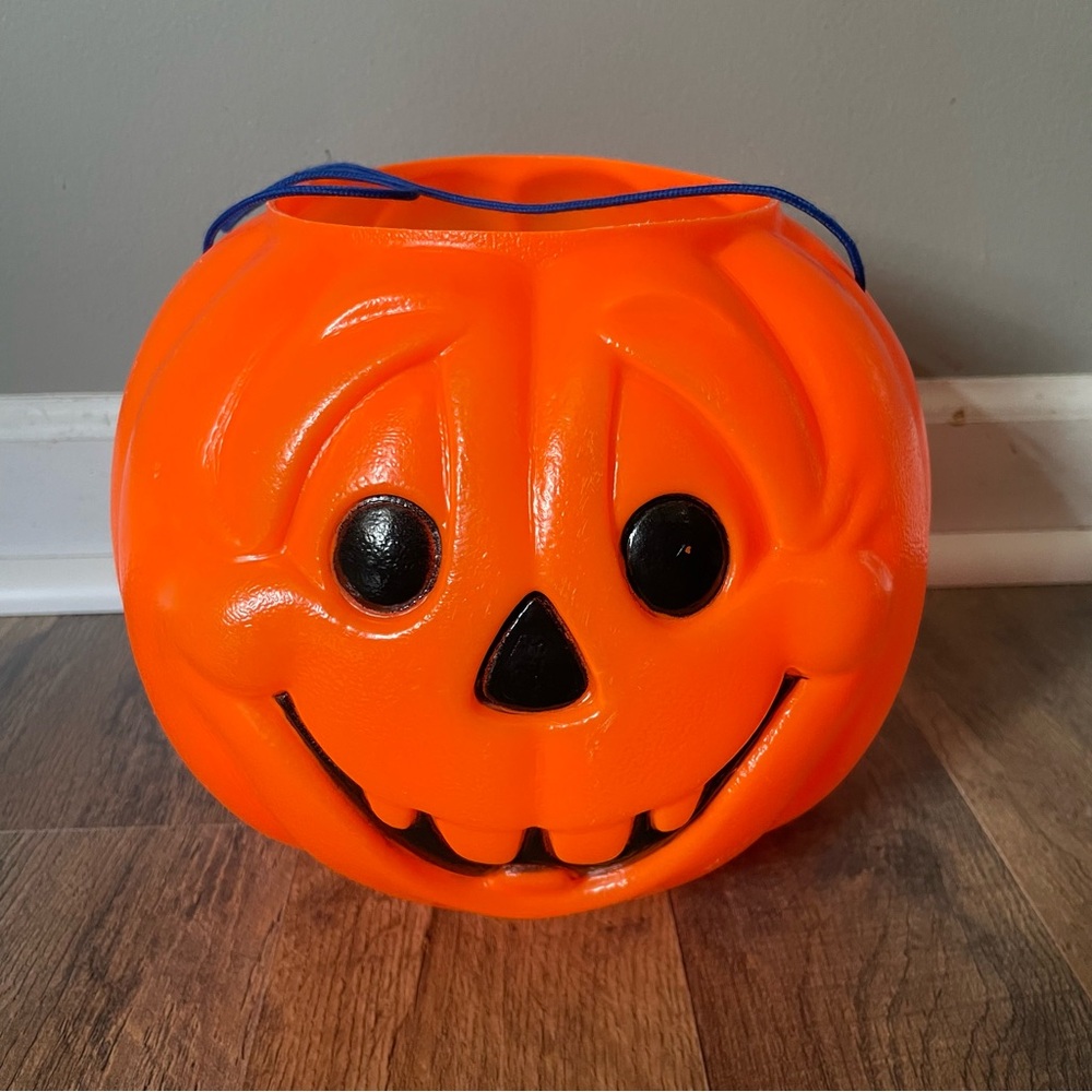 Vintage General Foam Plastics 9" Pumpkin Halloween Pail Bucket String Handle